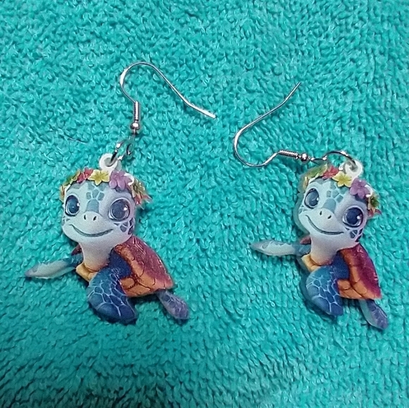 Cute colorful multicolor turtle with flowers wire dangle earrings - Picture 3 of 3